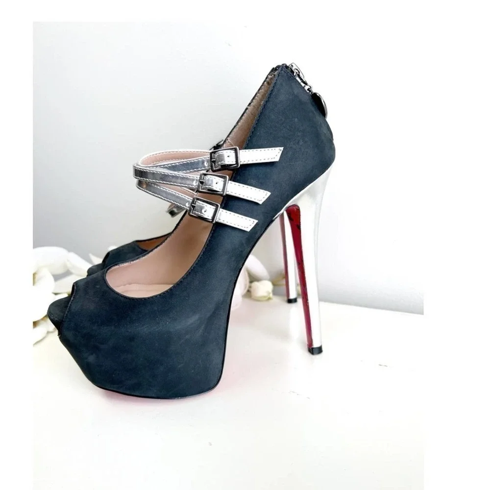 Betsey Johnson scuffs 6”